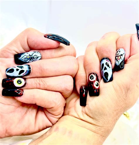 Endless nails - The singer flashed her long nails alongside co-star Reba McEntire Credit: Instagram/gwenstefani. Gwen, 54, took to her Instagram feed to share a video from the set, featuring Reba, 68.. In the clip, the former No Doubt frontwoman and country music icon posed side-by-side, showing off both their outfits and their long nails.